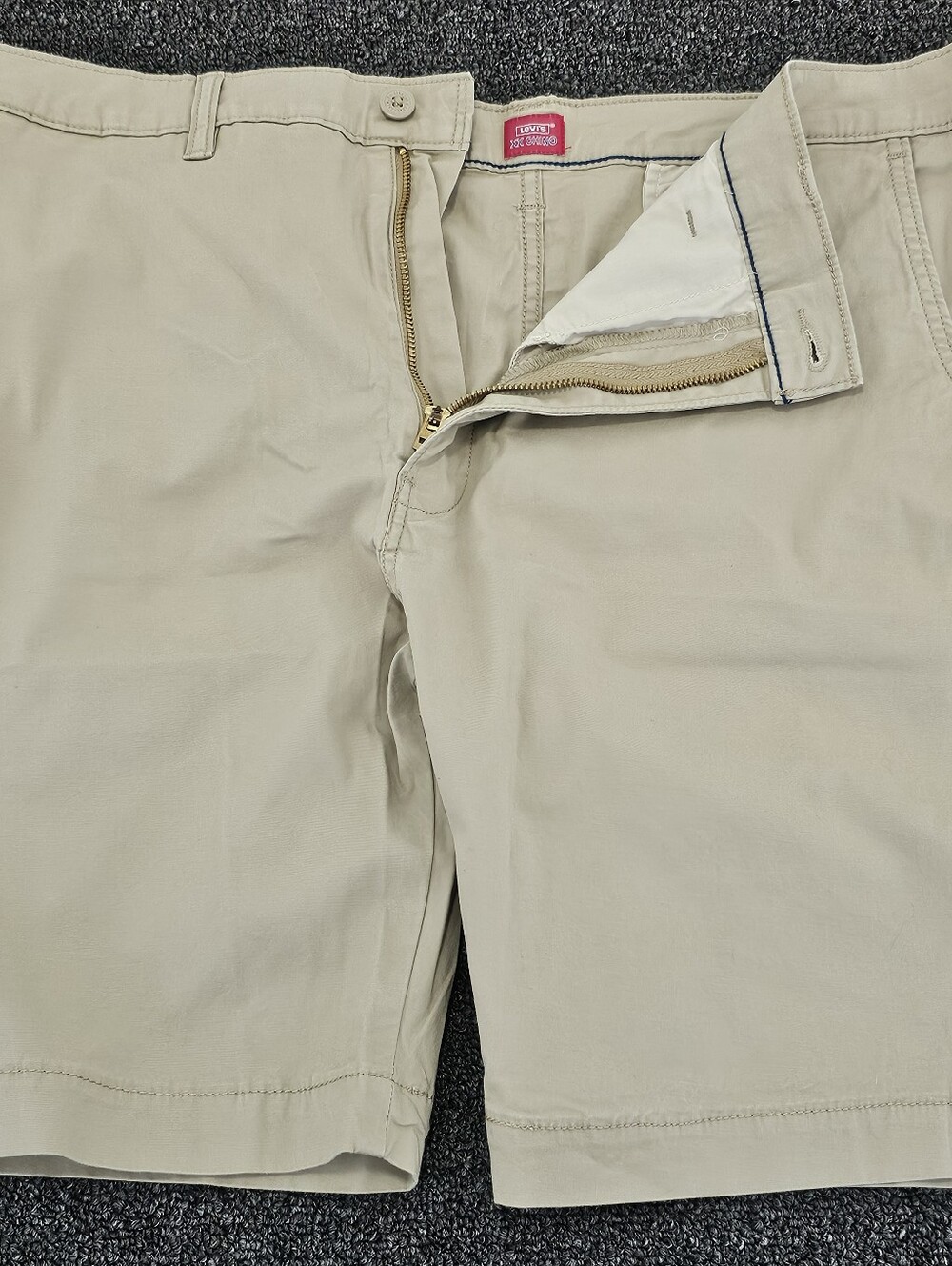 Levi's Men's XX Chino Standard Taper Shorts Size W40 Biege - Picture 3 of 11